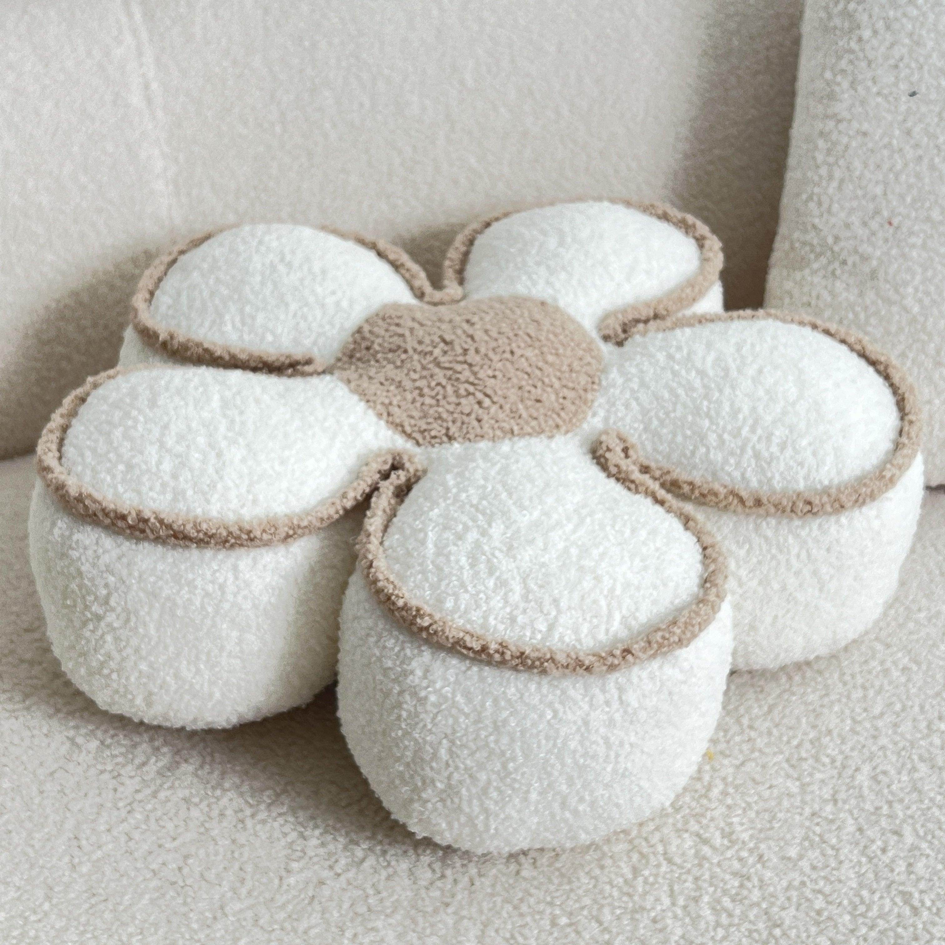 Chic Geometric Flower Throw Pillow - My Store