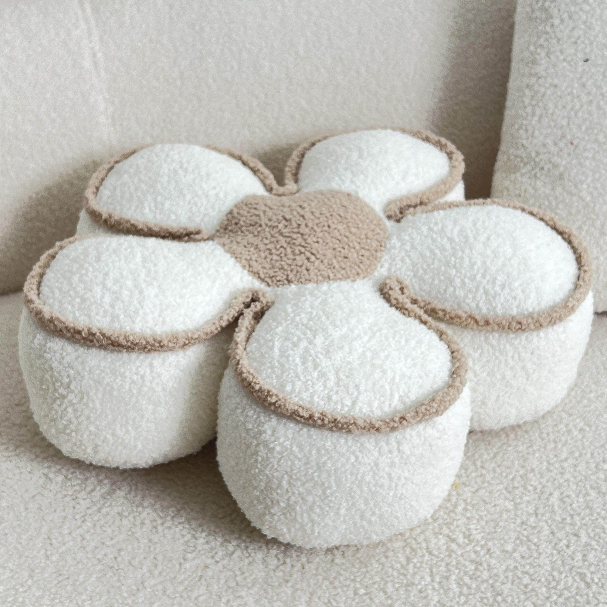 Chic Geometric Flower Throw Pillow - My Store