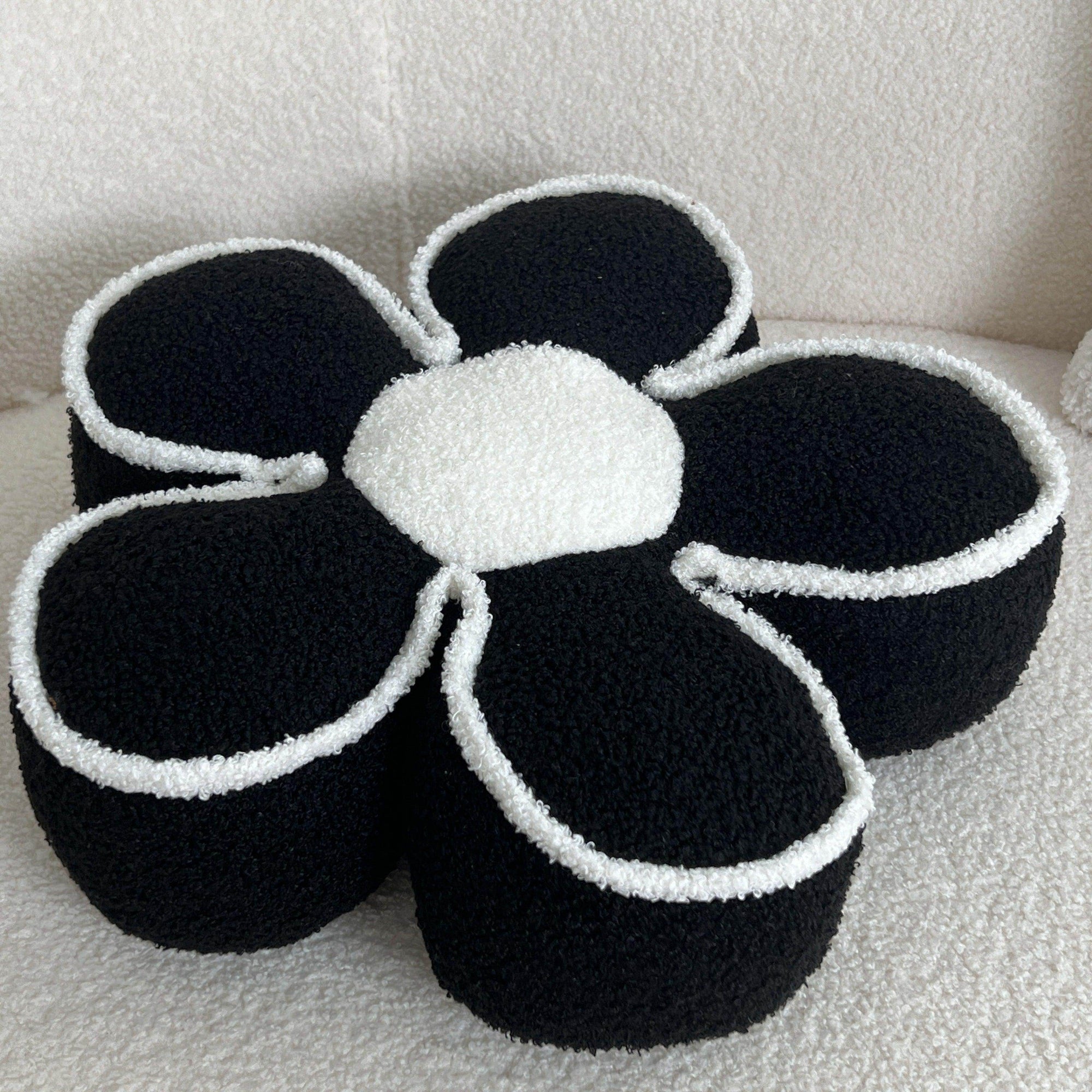 Chic Geometric Flower Throw Pillow - My Store