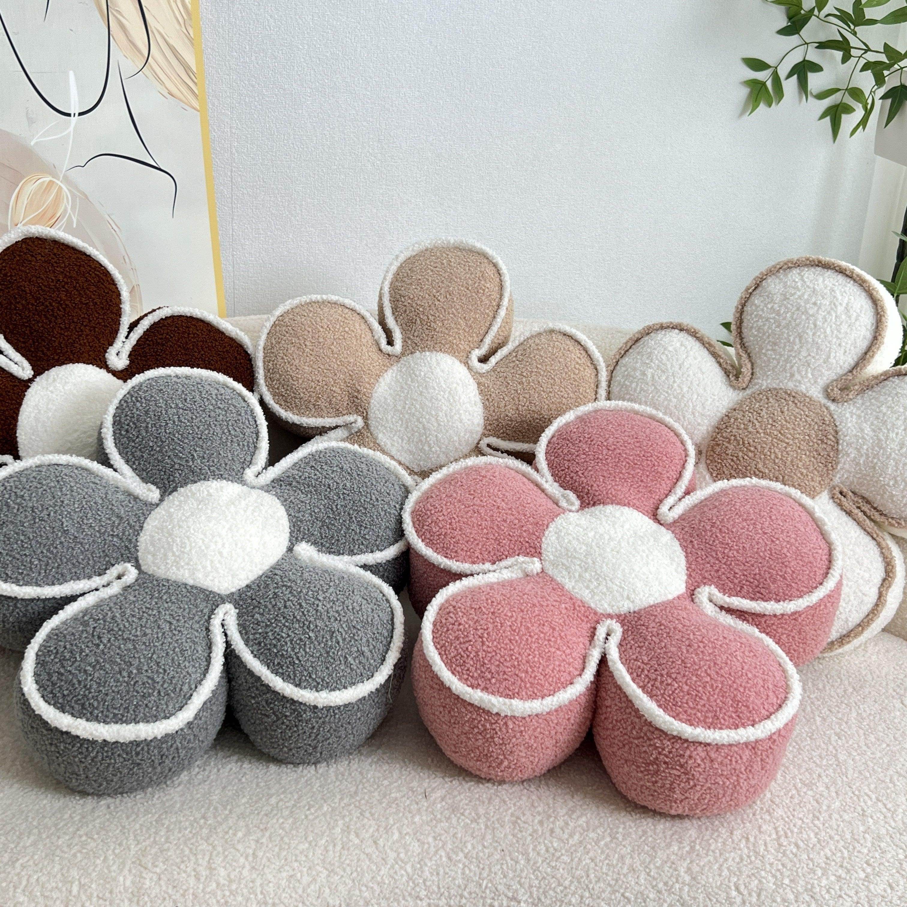 Chic Geometric Flower Throw Pillow - My Store