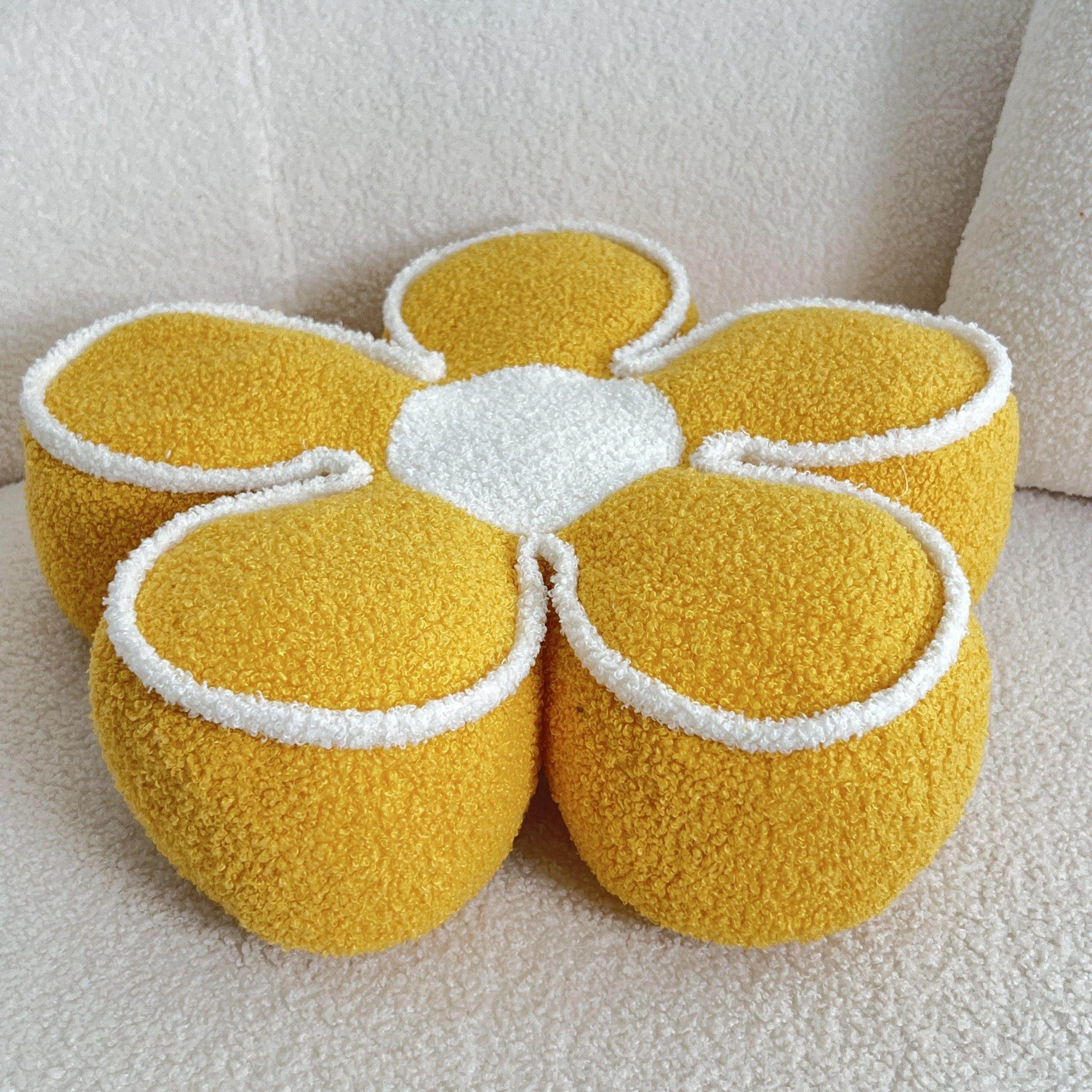 Chic Geometric Flower Throw Pillow - My Store