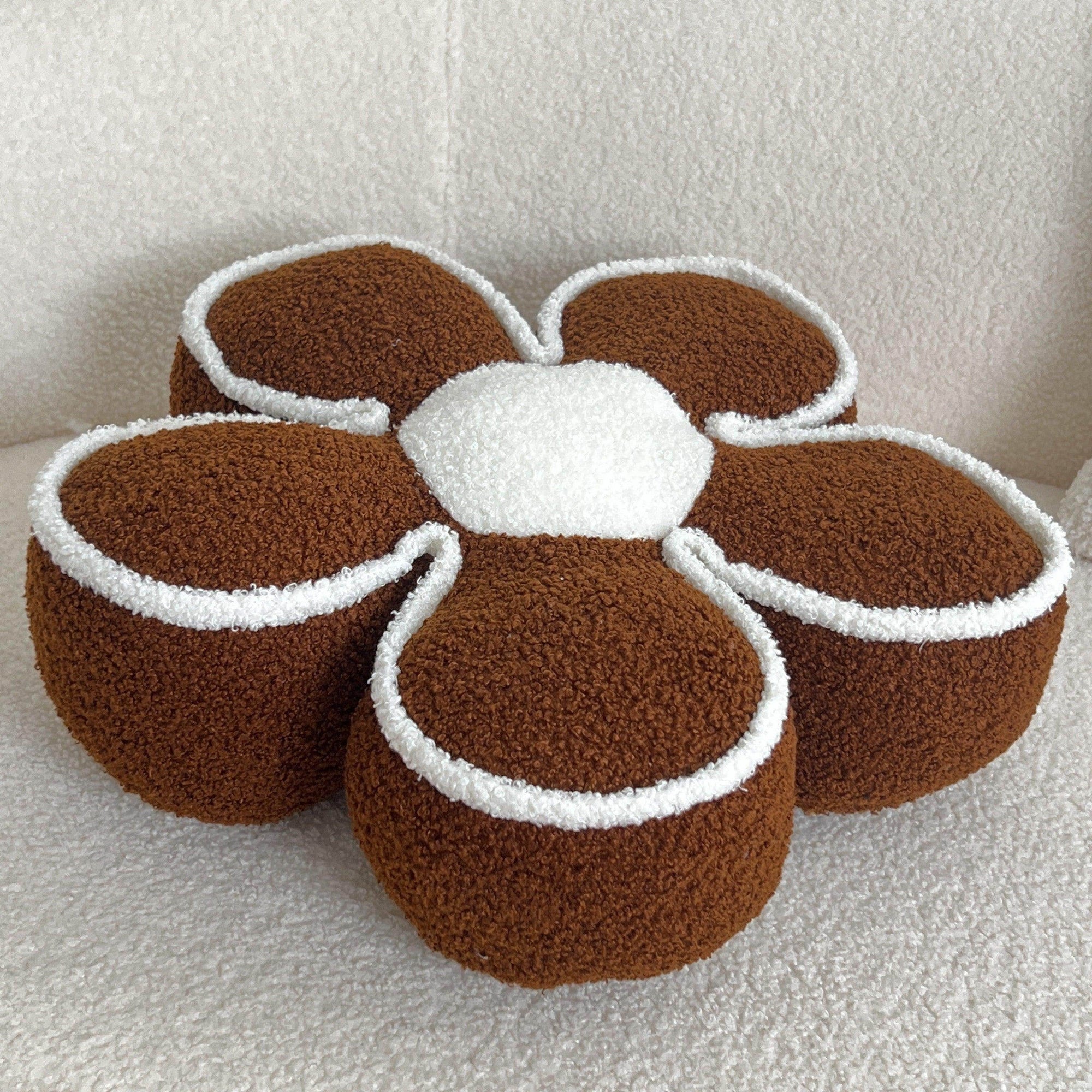 Chic Geometric Flower Throw Pillow - My Store